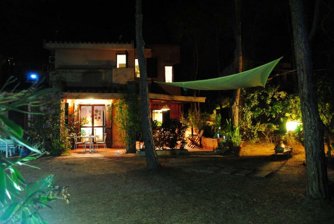 Via Dei Pini Villa Fort Village Exteriör bild