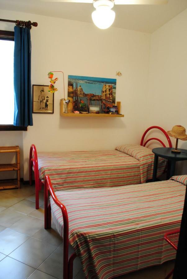 Via Dei Pini Villa Fort Village Exteriör bild